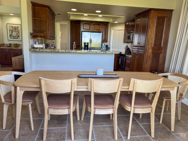 54974 Oaktree, La Quinta CA: https://media.crmls.org/mediaz/e23c5ee5-665d-4655-ab2b-4ebfb8229821.jpg