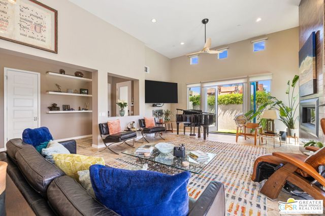2985 Searchlight Lane, Palm Springs CA: https://media.crmls.org/mediaz/e23c9960-82ae-4a06-ba3d-36afd249a8a1.jpg