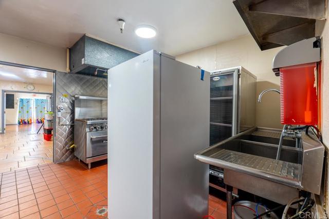 9780 Dunbar Ln Lane, El Cajon CA: https://media.crmls.org/mediaz/e23c9efd-14f2-4460-8955-3038366dd652.jpg