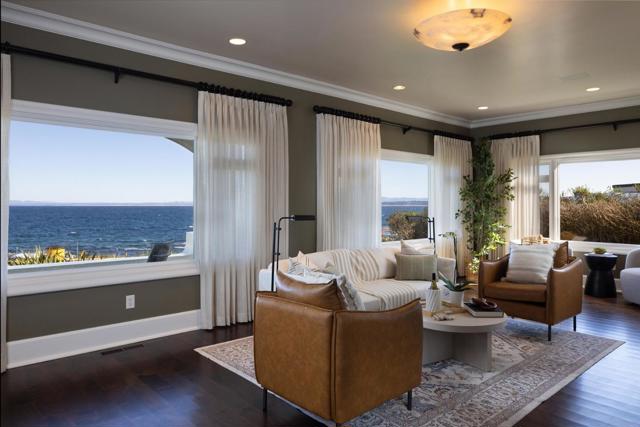 1051 Ocean View Boulevard, Pacific Grove CA: https://media.crmls.org/mediaz/e23e6e49-8947-4e98-b17a-25f0cee54534.jpg