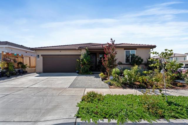 2141 Wildflower Drive, Hollister CA: https://media.crmls.org/mediaz/e23e90af-c4c1-47fc-8fc3-36fc34d22e6e.jpg