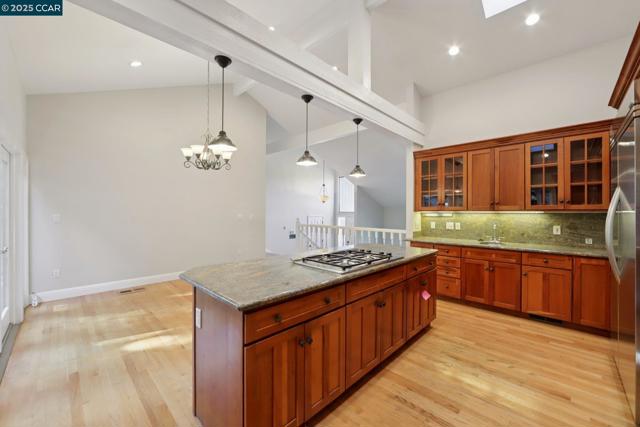 20 Broadmoor St, Moraga CA: https://media.crmls.org/mediaz/e23edaa6-837d-42f2-9458-481f85c6edaf.jpg