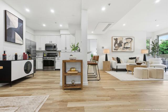 1400 El Camino Real, South San Francisco CA: https://media.crmls.org/mediaz/e23ee045-df1e-45bb-8430-c36e595ca32f.jpg