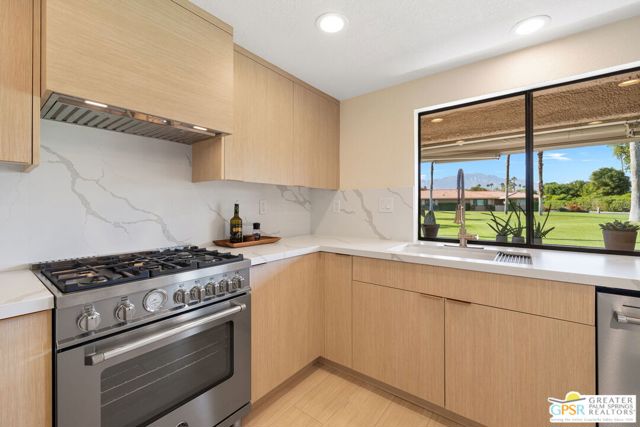 6 Joya Drive, Palm Desert CA: https://media.crmls.org/mediaz/e23fe57b-997a-4e1e-9712-9f79baa0d1df.jpg