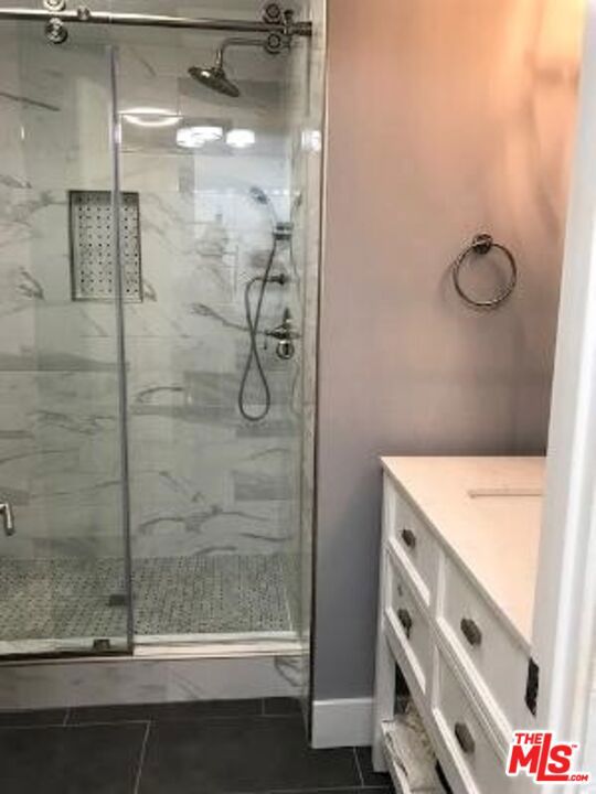 13065 Mindanao Way, Marina del Rey CA: https://media.crmls.org/mediaz/e23ff6bb-5e27-4e53-ad0a-d236e4deea90.jpg