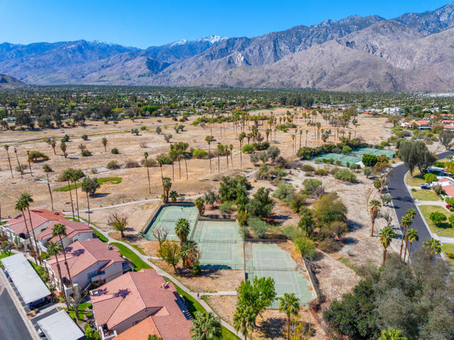 505 S Farrell Drive, Palm Springs CA: https://media.crmls.org/mediaz/e240aa18-d388-4045-b741-c7e0aed87e67.jpg