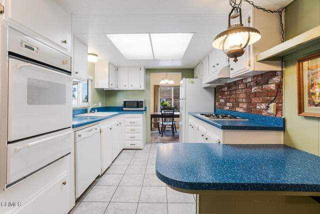 Detail Gallery Image 12 of 27 For 120 Frost Cir #120,  Ventura,  CA 93003 - 2 Beds | 2 Baths