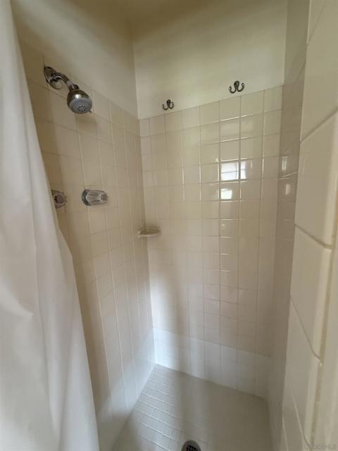 1205 Park Row, La Jolla CA: https://media.crmls.org/mediaz/e240ff83-4acd-442c-bfdc-70f9bc9c2fff.jpg