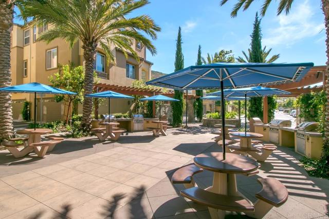 2494 Antlers Way, San Marcos CA: https://media.crmls.org/mediaz/e2425386-16e1-49c0-bbe3-e81e215357fa.jpg