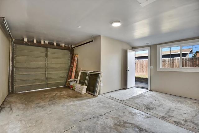 367 College Street, Hollister CA: https://media.crmls.org/mediaz/e2427349-013a-4628-8a6f-41caaf24bf15.jpg