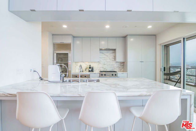 1 W Century Drive, Los Angeles CA: https://media.crmls.org/mediaz/e24336c3-f9a8-462f-bd72-00dddf53d8a6.jpg