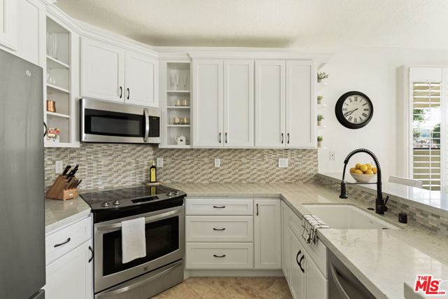 2438 Pleasant Way, E photo 7