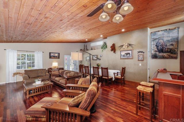 10171 Ramona Drive, Spring Valley CA: https://media.crmls.org/mediaz/e243d454-4b74-4057-b666-7fcac27950df.jpg