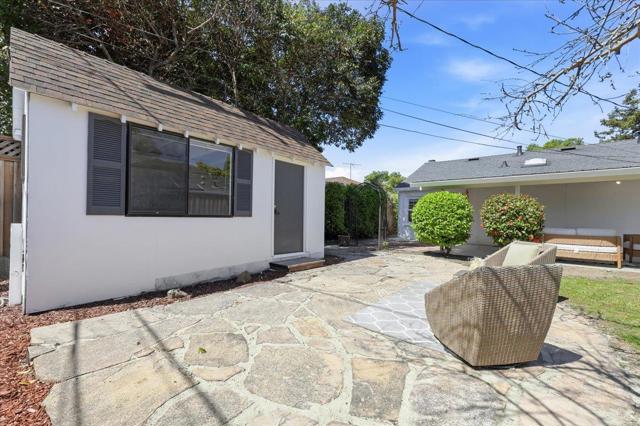 1019 Riverton Drive, San Carlos CA: https://media.crmls.org/mediaz/e2442c5e-493e-4eaa-a3d9-719df85c6d3d.jpg