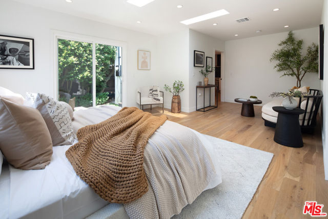 1363 S Curson Avenue, Los Angeles CA: https://media.crmls.org/mediaz/e2443280-b5c5-4ef0-a6f2-40569e64e10d.jpg
