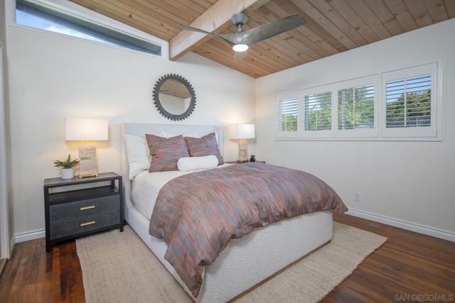 850 Coronado Ave, Coronado CA: https://media.crmls.org/mediaz/e2449df2-8d54-48c8-a371-35268dff70c8.jpg
