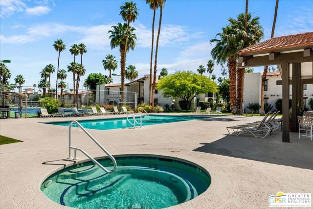 1050 E Ramon Road #15, Palm Springs, CA 92264