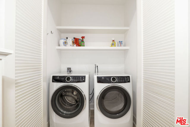 1741 S S Marvin Ave, Los Angeles CA: https://media.crmls.org/mediaz/e2450e1d-074e-42ef-97a5-0bfac74d5c88.jpg