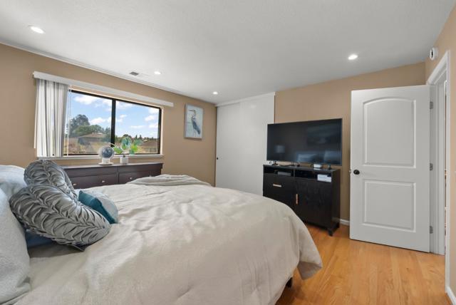 Image 30 of 62 For 5274 Sunny Orchard Lane