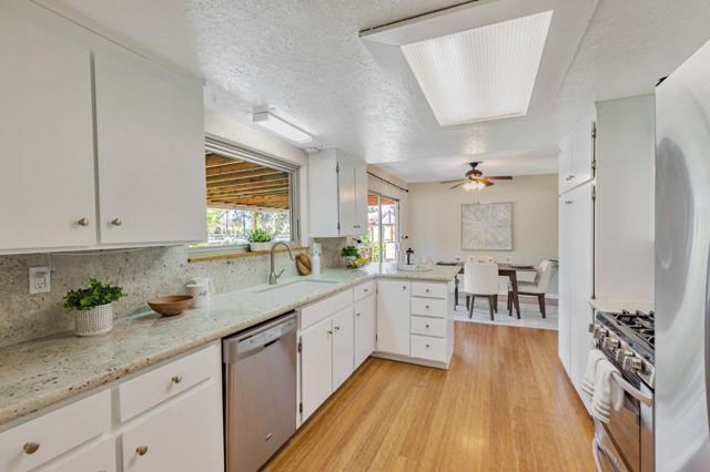 10495 Garcia Lane, Gilroy CA: https://media.crmls.org/mediaz/e2457dda-52f8-4857-bec2-9ab8a3ce0891.jpg