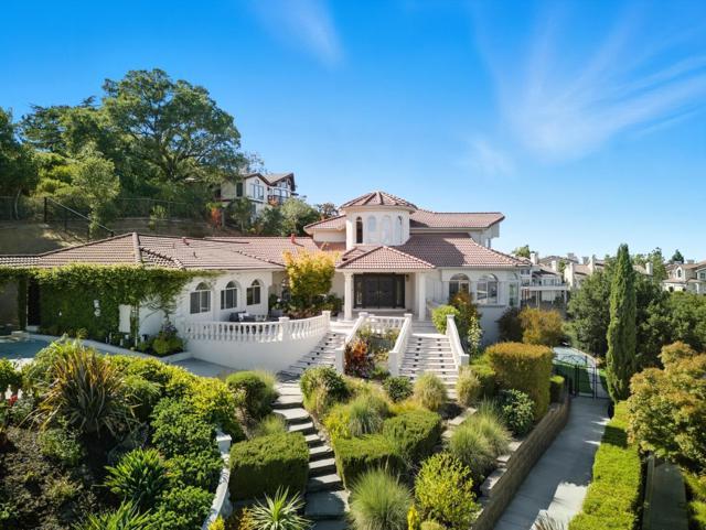 1 Lewis Ranch Road, San Carlos CA: https://media.crmls.org/mediaz/e24603fe-1fd1-4bfa-9b96-2cb79563e089.jpg