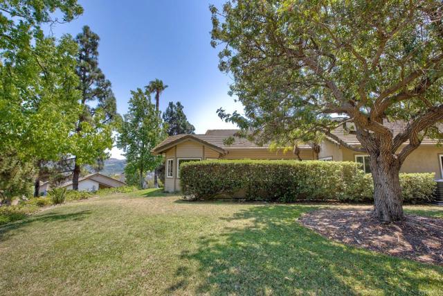 61 Via Larga Vista, Bonsall CA: https://media.crmls.org/mediaz/e246c389-a52c-47ef-8aef-cebc96a270ce.jpg