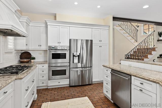 755 F Ave, Coronado CA: https://media.crmls.org/mediaz/e246ec7b-0f3d-43b8-85fd-95af8fd95cb3.jpg