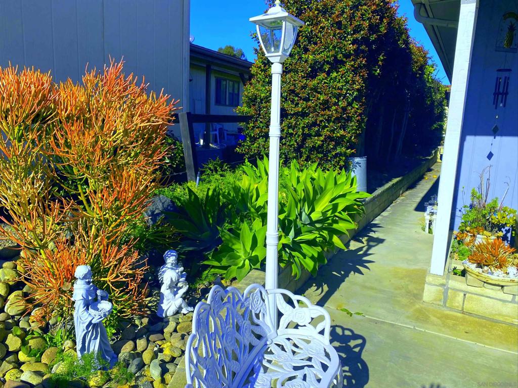 MLS #250043142SD image #16