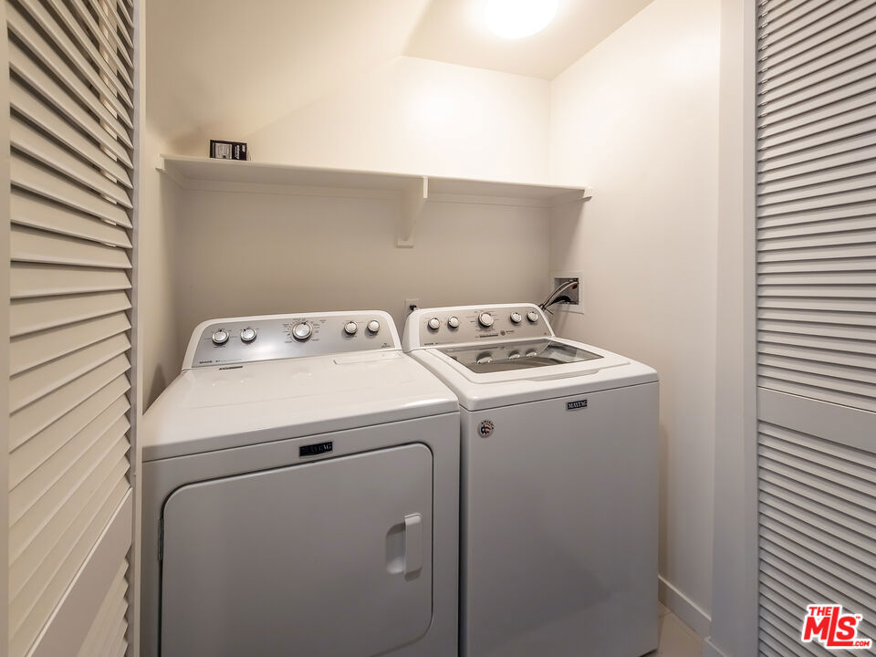 https://media.crmls.org/mediaz/e2477cc3-ad77-4cc2-b848-b218b1f0833c.jpg?preset=X-Large
