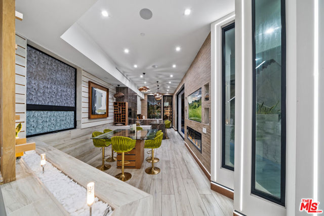 836 California Avenue, Venice CA: https://media.crmls.org/mediaz/e2478b51-23ea-4394-9a56-8181cee40d15.jpg