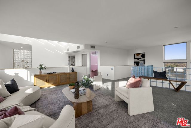 2980 Hollyridge Drive, Los Angeles CA: https://media.crmls.org/mediaz/e247eeee-2136-4b75-a905-a3cbacd4e69c.jpg