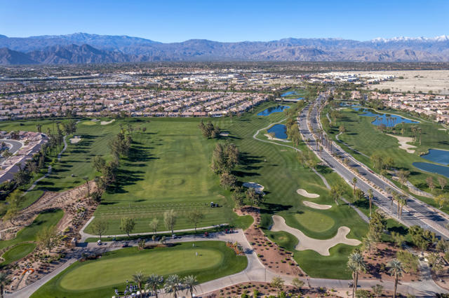 36531 Tallowood Drive, Palm Desert CA: https://media.crmls.org/mediaz/e2484070-6ad1-434a-bc0a-096c29eb10d1.jpg