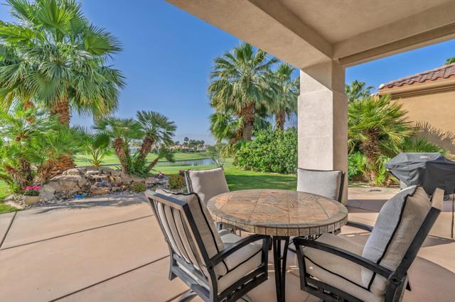 80143 Miramonte Lane, La Quinta CA: https://media.crmls.org/mediaz/e248e360-bc49-48ab-a97a-f57a4b7847ae.jpg