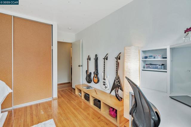 92 Gaywood Pl, Moraga CA: https://media.crmls.org/mediaz/e249290a-8daa-46c7-8275-dfe5b2f523ce.jpg