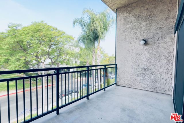4499 Via Marisol, Los Angeles CA: https://media.crmls.org/mediaz/e249428c-f04b-4dcf-b3b3-bcc77fbcc62f.jpg
