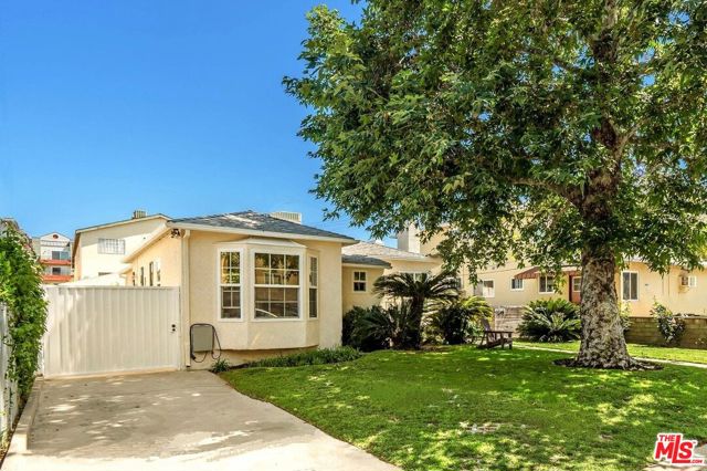 11245 Huston Street, North Hollywood CA: https://media.crmls.org/mediaz/e2496338-167f-4cd3-b3c9-4c30f311aaed.jpg
