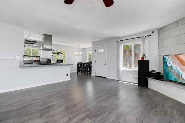 Image 4 of 21 For 845 13th St  Master Sui
