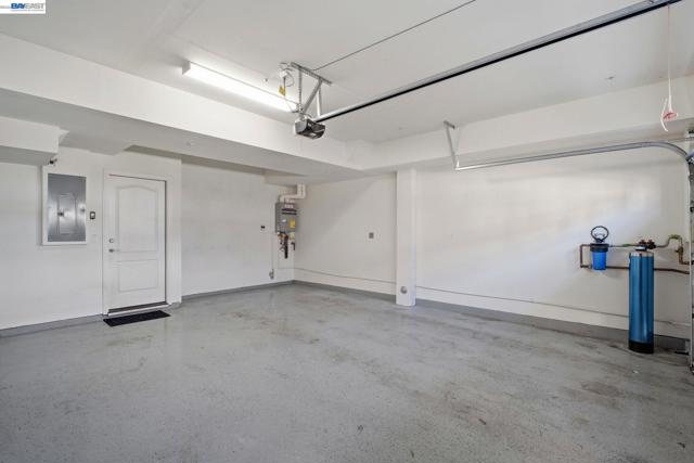 Image 35 of 47 For 102 Fanuncio Ln