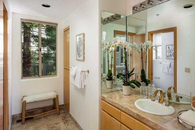 699 Manresa Lane, Los Altos CA: https://media.crmls.org/mediaz/e24a05ed-8567-4638-ac64-13be96b12b17.jpg