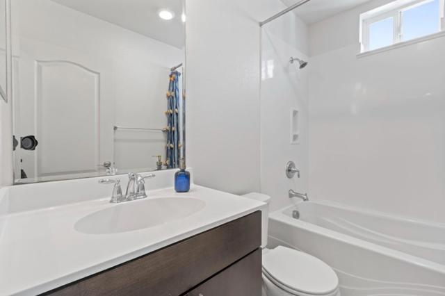 178 Llano De Los Robles Avenue, San Jose CA: https://media.crmls.org/mediaz/e24a4d60-d837-4dfd-be7a-3600538a2aa5.jpg