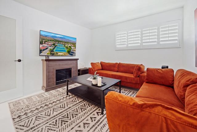 2440 S Linden Way #B, Palm Springs, CA 92264