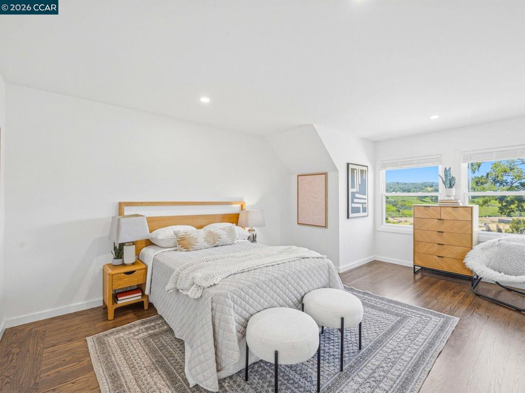 https://media.crmls.org/mediaz/e24ab5a1-21c8-4855-bc44-4c175844003f.jpg?preset=X-Large