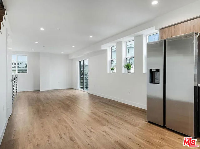 334 1/2 N Alexandria, Los Angeles CA: https://media.crmls.org/mediaz/e24addb6-77d1-4a02-8b63-88bb0dba8e93.jpg