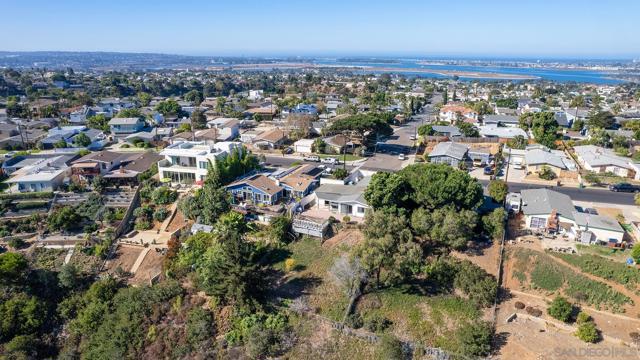2585 Cowley Way, San Diego CA: https://media.crmls.org/mediaz/e24ae094-d4ba-400c-82fe-4284da0c01c4.jpg