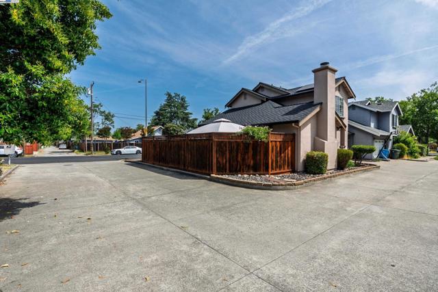 7691 Church Street, Gilroy CA: https://media.crmls.org/mediaz/e24b7407-95e5-4e48-83e2-5d8aee7408be.jpg