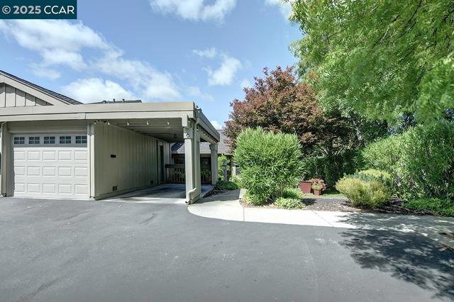 633 Terra California Dr, Walnut Creek CA: https://media.crmls.org/mediaz/e24ba516-8647-4675-8b1c-75b1c8780b02.jpg