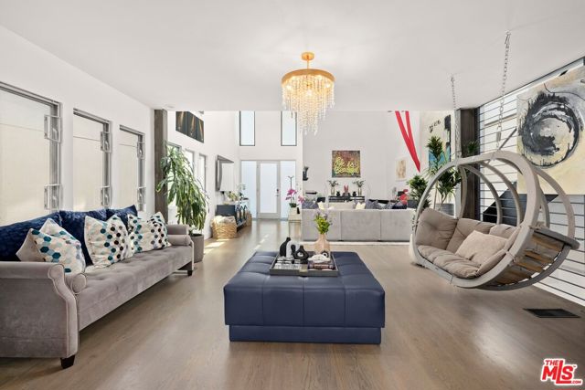 2014 Pacific Avenue, Venice CA: https://media.crmls.org/mediaz/e24bfa0c-1cba-4a9a-a430-66276d56aed4.jpg