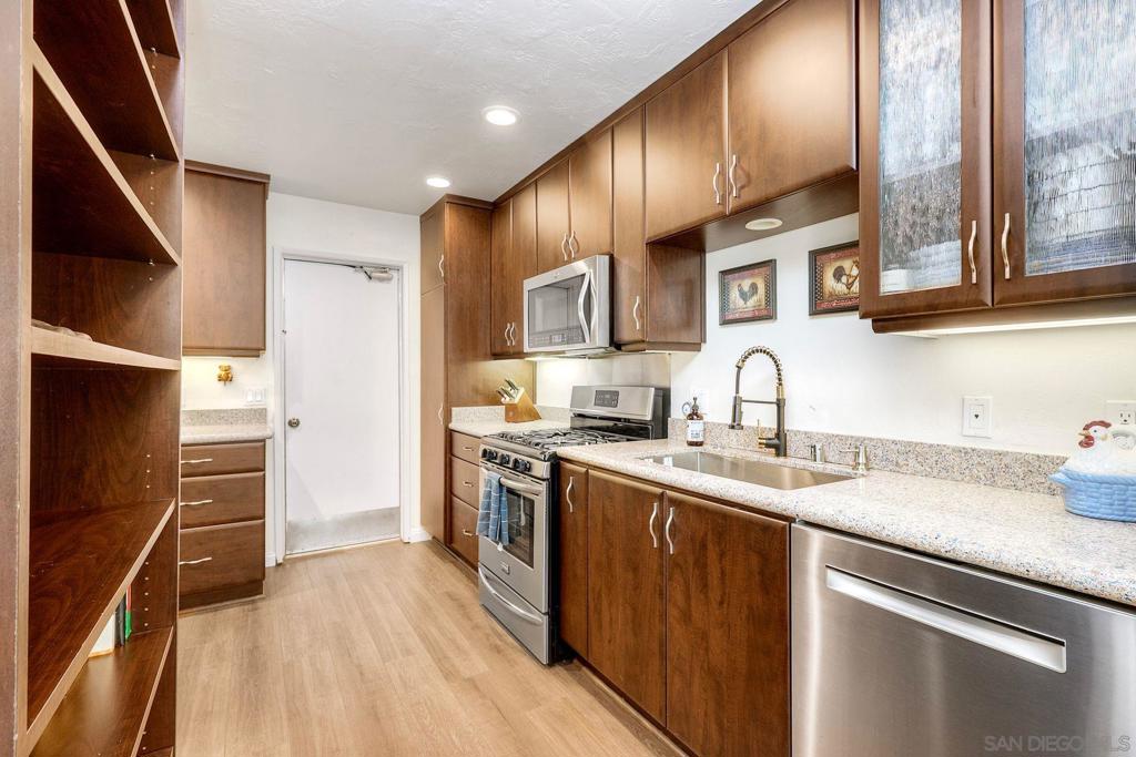 MLS #250043669SD image #6