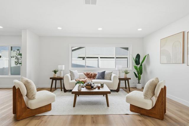 1224 Louden Ln, Imperial Beach CA: https://media.crmls.org/mediaz/e24d3e24-6d9f-4096-9213-93d3c803bbec.jpg