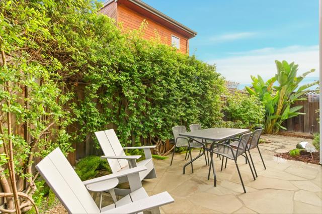 1236 Hoover Street, Menlo Park CA: https://media.crmls.org/mediaz/e24d43a4-fffe-4f66-9d0d-bec48416c5ff.jpg